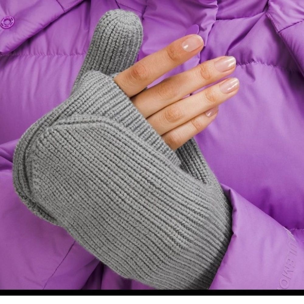Lululemon Ribbed Wool Mittens Grey M/L NWT ❄️